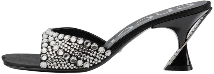 women-gucci-sandals-black-logo-thong-749663-f1400-1000