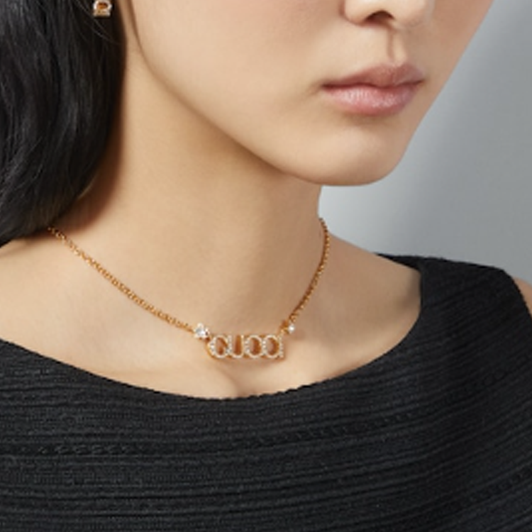 (Women) GUCCI Script Pendant Gold Crystal Necklace for Women. 774693J1D508031 圖 5