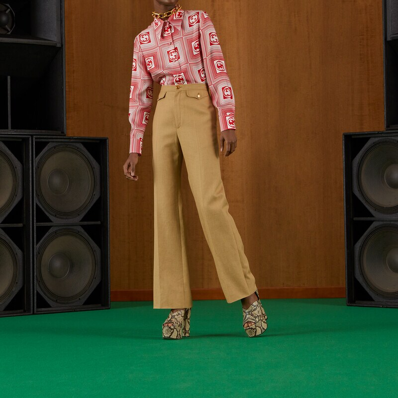 Lookbook (W) GUCCI SS22 Pantalones Casuales Marrón Claro de Corte Suelto Color Sólido. 690743-ZAFHJ-2286