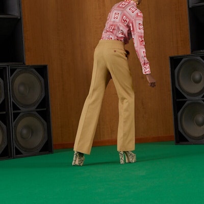 (W) GUCCI SS22 Pantalones Casuales Marrón Claro de Corte Suelto Color Sólido. 690743-ZAFHJ-2286 Shop (W) GUCCI SS22 Pantalones Casuales Marrón Claro de Corte Suelto Color Sólido. 690743-ZAFHJ-2286