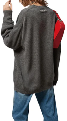 (W) GUCCI SS24 Kardigan Rajut Lengan Panjang Kelabu V-Leher dengan Butang. 773559-XKDUV-1165 Shop (W) GUCCI SS24 Kardigan Rajut Lengan Panjang Kelabu V-Leher dengan Butang. 773559-XKDUV-1165