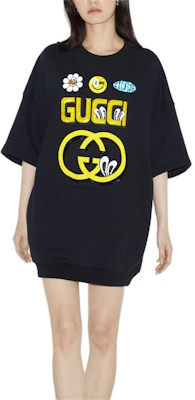 (W) Gucci SS24 Crewneck Hitam Logo Bordir Kaos Lengan Pendek Sweatshirt 782073-XJGHF-1043 Lookbook (W) Gucci SS24 Crewneck Hitam Logo Bordir Kaos Lengan Pendek Sweatshirt 782073-XJGHF-1043