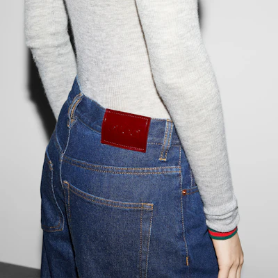 (W) GUCCI SS24 Seluar Jeans Rendah Pinggang Belahan Sisi Wanita Biru Tua 792168-XDCYY-4100 Details for (W) GUCCI SS24 Seluar Jeans Rendah Pinggang Belahan Sisi Wanita Biru Tua 792168-XDCYY-4100