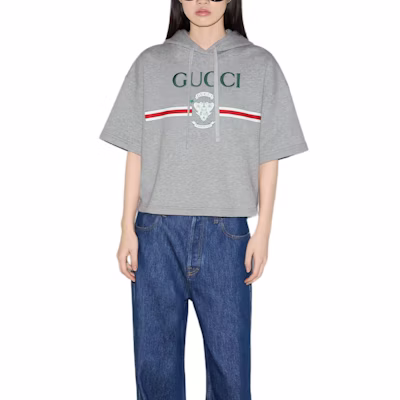 (W) Gucci SS25 Abu-Abu Logo Kaos Lengan Pendek 815988-XJG5F-1056 Shop (W) Gucci SS25 Abu-Abu Logo Kaos Lengan Pendek 815988-XJG5F-1056