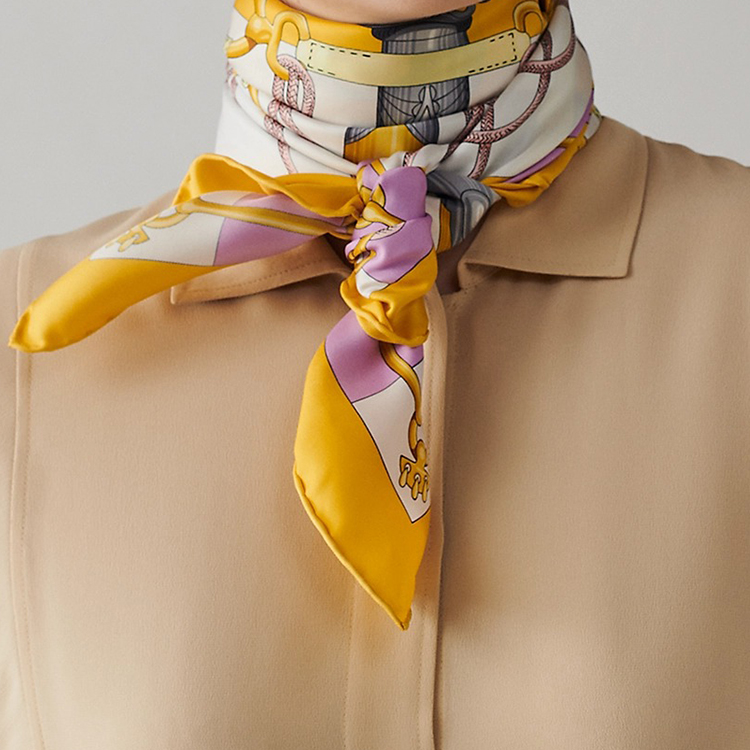 (Women) HERMES  90cm Silk Scarf "Military March" Sunlight Yellow/Parma Purple H001574S-32 圖 3