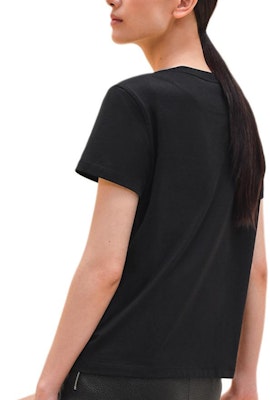(W) Camiseta HERMES Negra Bordada con Bolsillo y Cuello Redondo de Manga Corta. H4H4615DA0236 Lookbook (W) Camiseta HERMES Negra Bordada con Bolsillo y Cuello Redondo de Manga Corta. H4H4615DA0236