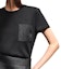 Shop (W) Camiseta HERMES Negra Bordada con Bolsillo y Cuello Redondo de Manga Corta. H4H4615DA0236