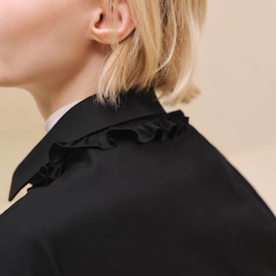 (W) HERMES Baju Lengan Panjang Hitam dengan Tali Pinggang & Zip FW24 H4H0638DV02 Shop (W) HERMES Baju Lengan Panjang Hitam dengan Tali Pinggang & Zip FW24 H4H0638DV02