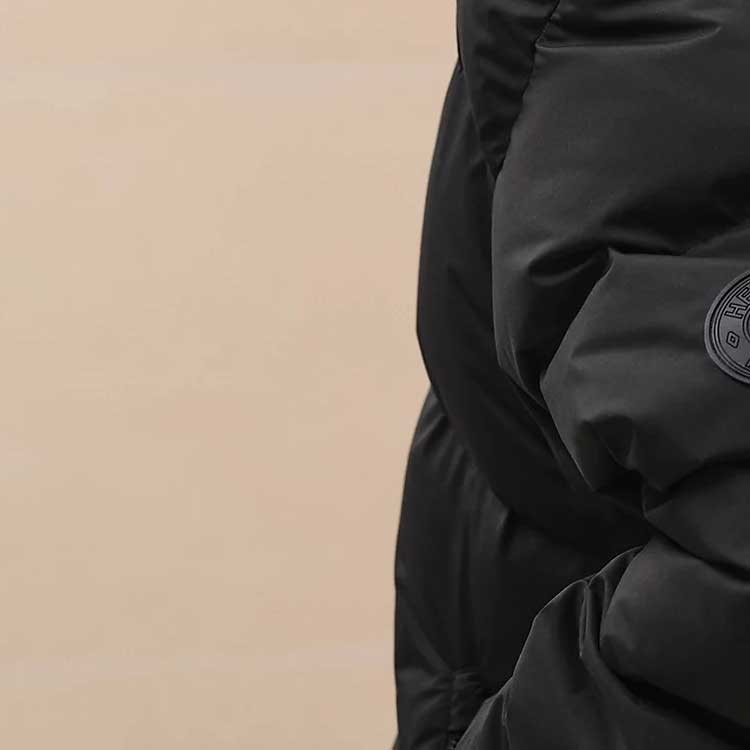 Details for (W) HERMES Jaket Pendek Hitam Berzip dengan Reka Bentuk Warna Solid. H4H0178DR02