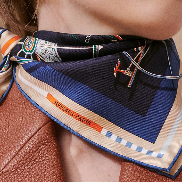 (Women) HERMES  Black Silk Scarf with "Balanced Carriage" Print. H894027S07 圖 3