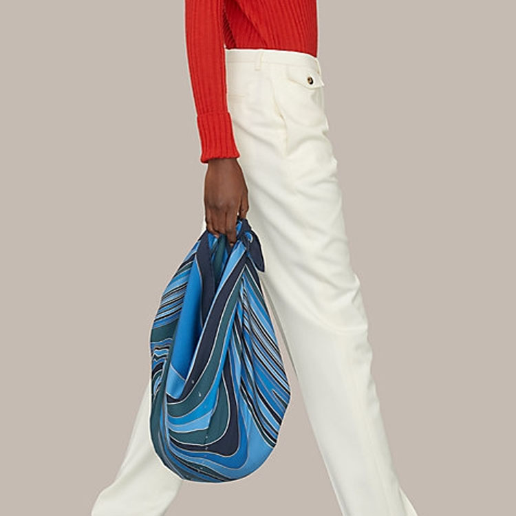 (Women) HERMES  Blue Silk Scarf with Pegasus Landscape Print. H073334S 08 圖 4