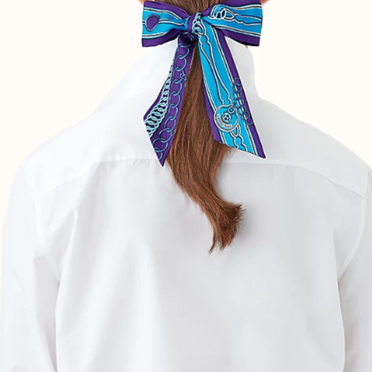 (Women) HERMES  Blue Silk Scarf with Printed Design H063357S-13 圖 3