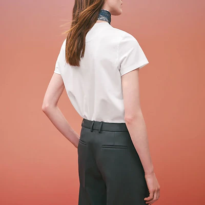 (W) HERMES Baju-T Putih Poket Sulam FW22 H2H4614DU90 Purchase (W) HERMES Baju-T Putih Poket Sulam FW22 H2H4614DU90