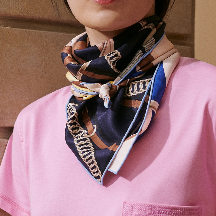 (Women) HERMES  Geometric Floral Print Silk Scarf Dark Blue H983256Sv09 圖 3