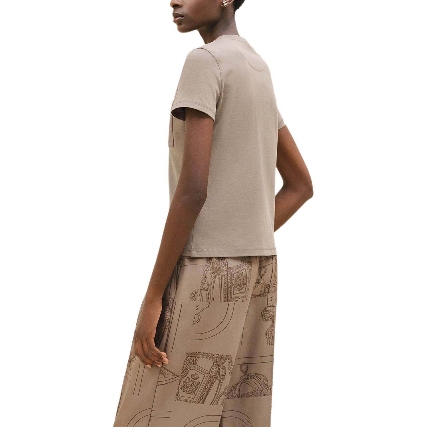 (Women) HERMES  Grey Embroidered Pocket Regular Fit T-Shirt SS25. H4H4615DADK 圖 3