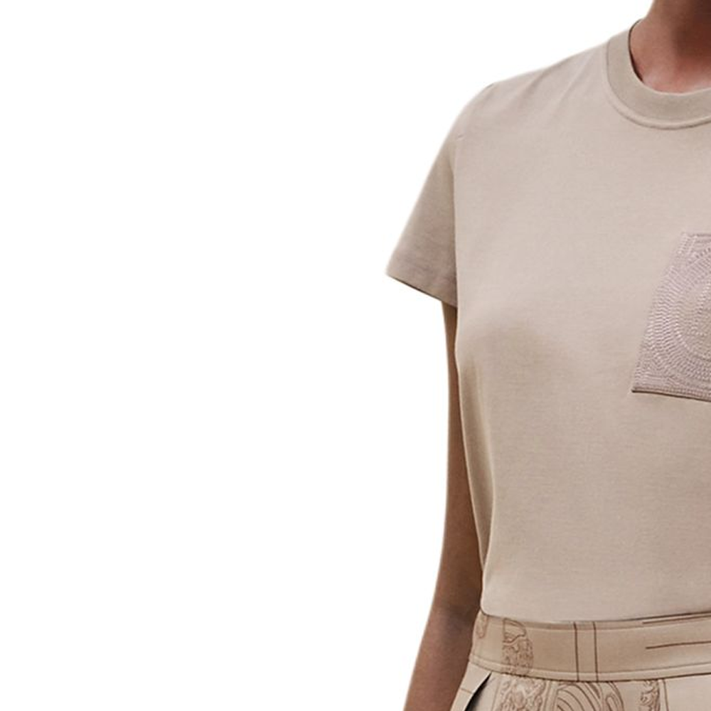 (Women) HERMES  Grey Embroidered Pocket Regular Fit T-Shirt SS25. H4H4615DADK 圖 5