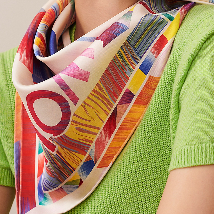 (Women) HERMES  Multi-Color Silk Scarf with Figurative Painting Design H004067Sv01 圖 3