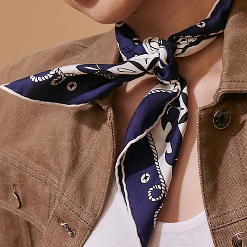 (Women) HERMES  Ocean Blue Silk Scarf with Animal Print Design. H044100S 01 圖 3