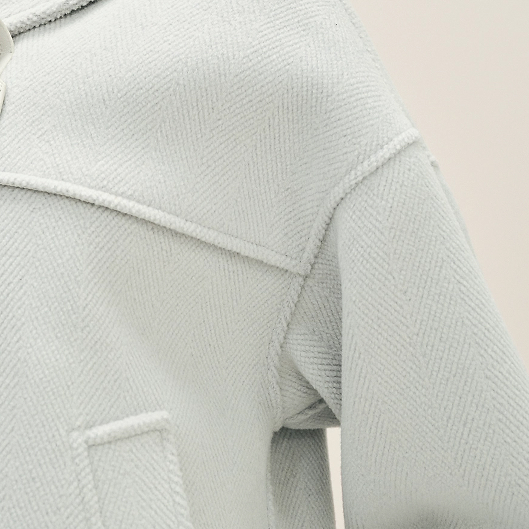 Purchase (Women) HERMES  Plain Short Wool Coat with Lapel and Long Sleeves H3H0149DK6H