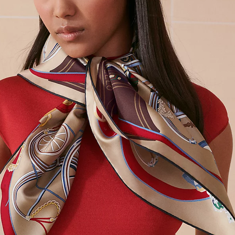 (Women) HERMES  Sand Color Silk Scarf with Carriage Print Design. H004163S-06 圖 3