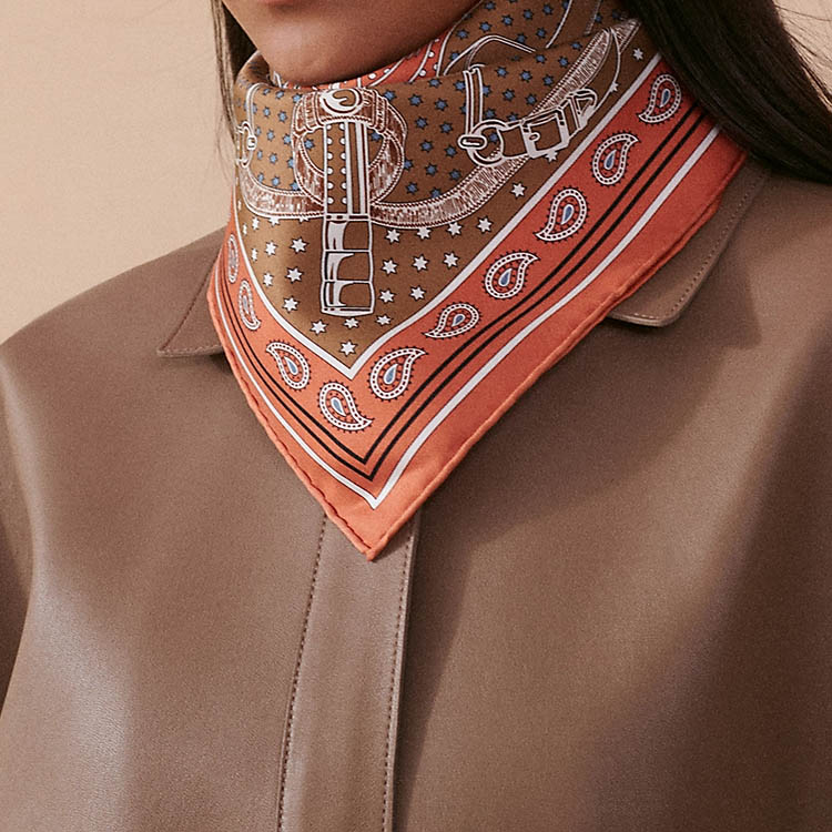 (Women) HERMES  Scarf "Gold Spur" Mulberry Silk in Orange H042977Sv12 圖 3