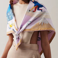 Lookbook (W) HERMES 真絲圍巾 "仙女馬上自拍圖案". H003875S-09