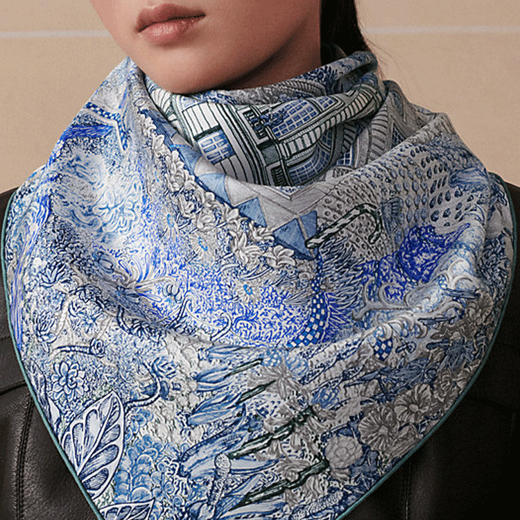 (Women) HERMES  Silk Scarf Soaring Fubao Dream Print in Indigo Blue. H004147Sv05 圖 4