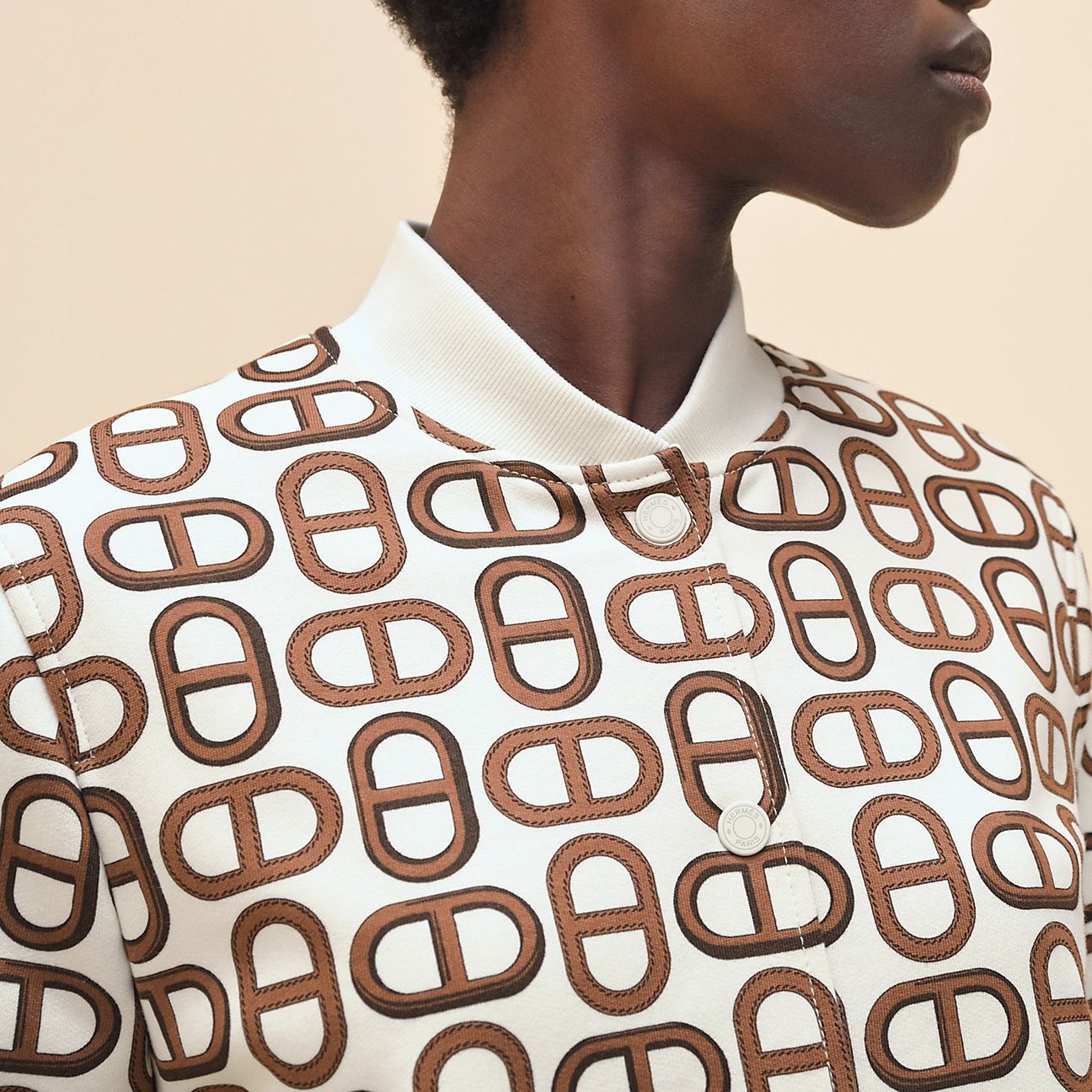 Details for (W) HERMES SS24 Chaqueta Marrón Castaño con Cremallera y Logo Manga Larga. H4E4220DD1W