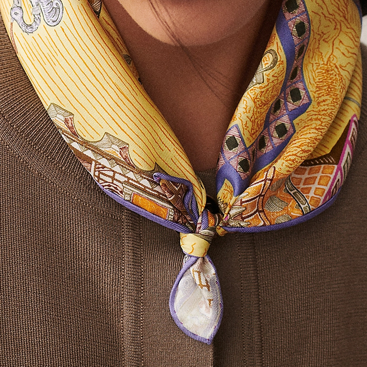 (Women) HERMES  Yellow Twill Silk Scarf with Hand-Rolled Edges. H894049S-08 圖 3