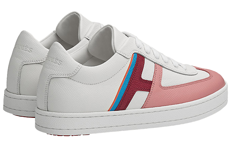 Lookbook HERMES愛馬仕 Boomerang 時尚板鞋 女款 粉白色

Translation: HERMES愛馬仕 Boomerang 時尚低筒鞋 女款 粉白色