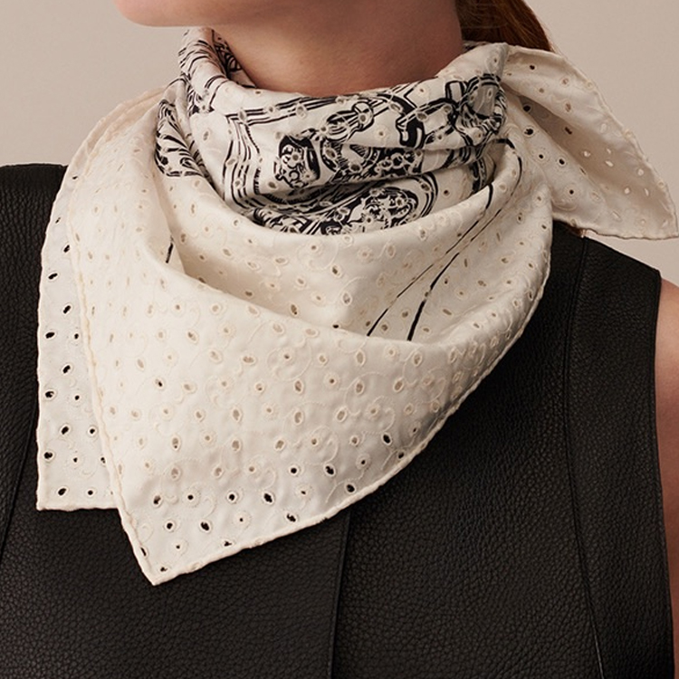 (Women) HERMES Brides de Gala Print Silk Scarf Beige for Women H983529S 25 圖 3