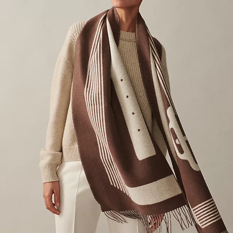 (Women) HERMES Casaque Saddle Print Jacquard Knit Scarf for Women - Multicolor. H259118S-06 圖 3