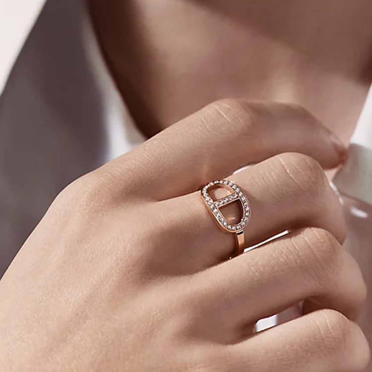 Lookbook (Women) HERMES Chaine d'Ancre Verso 18k Rose Gold Ring for Women - Rose Gold Color H122605B-00051