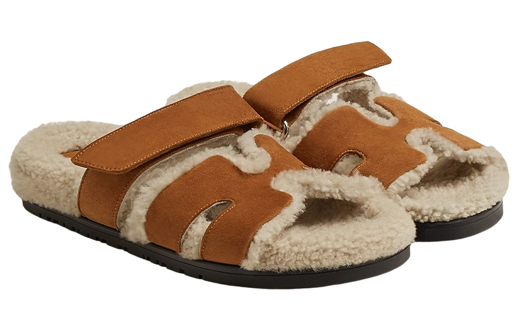 Order (W) Sandal HERMES Chypre 'Beludru Cokelat' H222195Z-A3