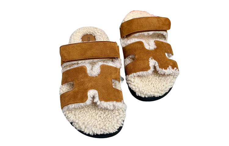 Lookbook (W) Sandal HERMES Chypre 'Beludru Cokelat' H222195Z-A3