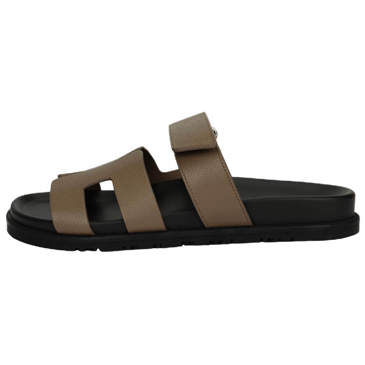 (Women) HERMES Chypre Women’s Calfskin Slide Sandals - Elephant Grey. H231295Z X33