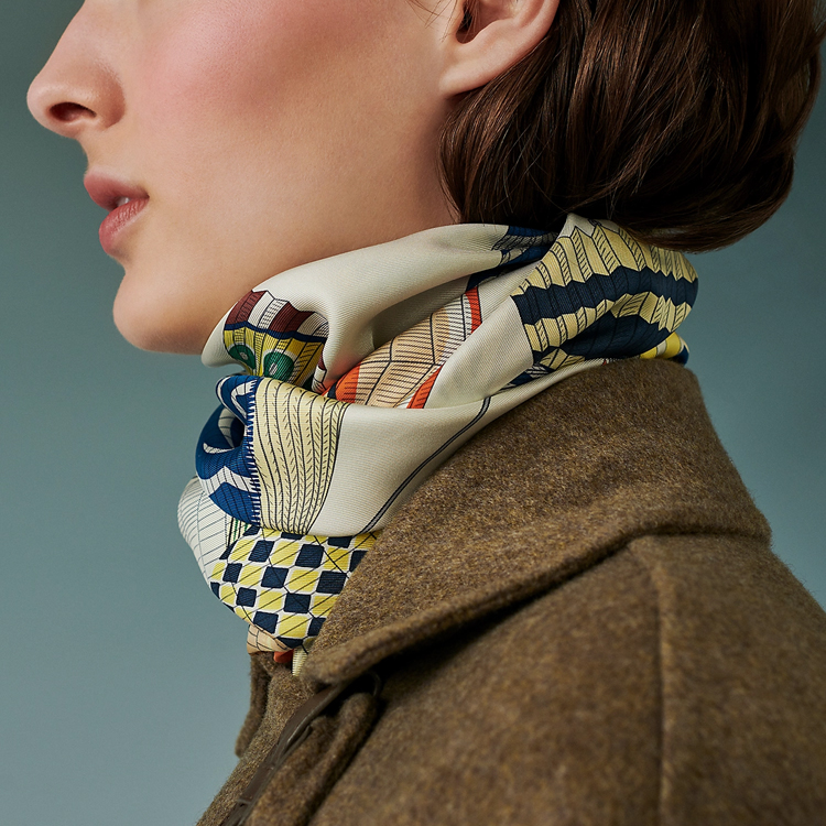 (Women) HERMES Classic Beige Silk Scarf with Balloon and Lantern Pattern for Women H003918S-04 圖 3