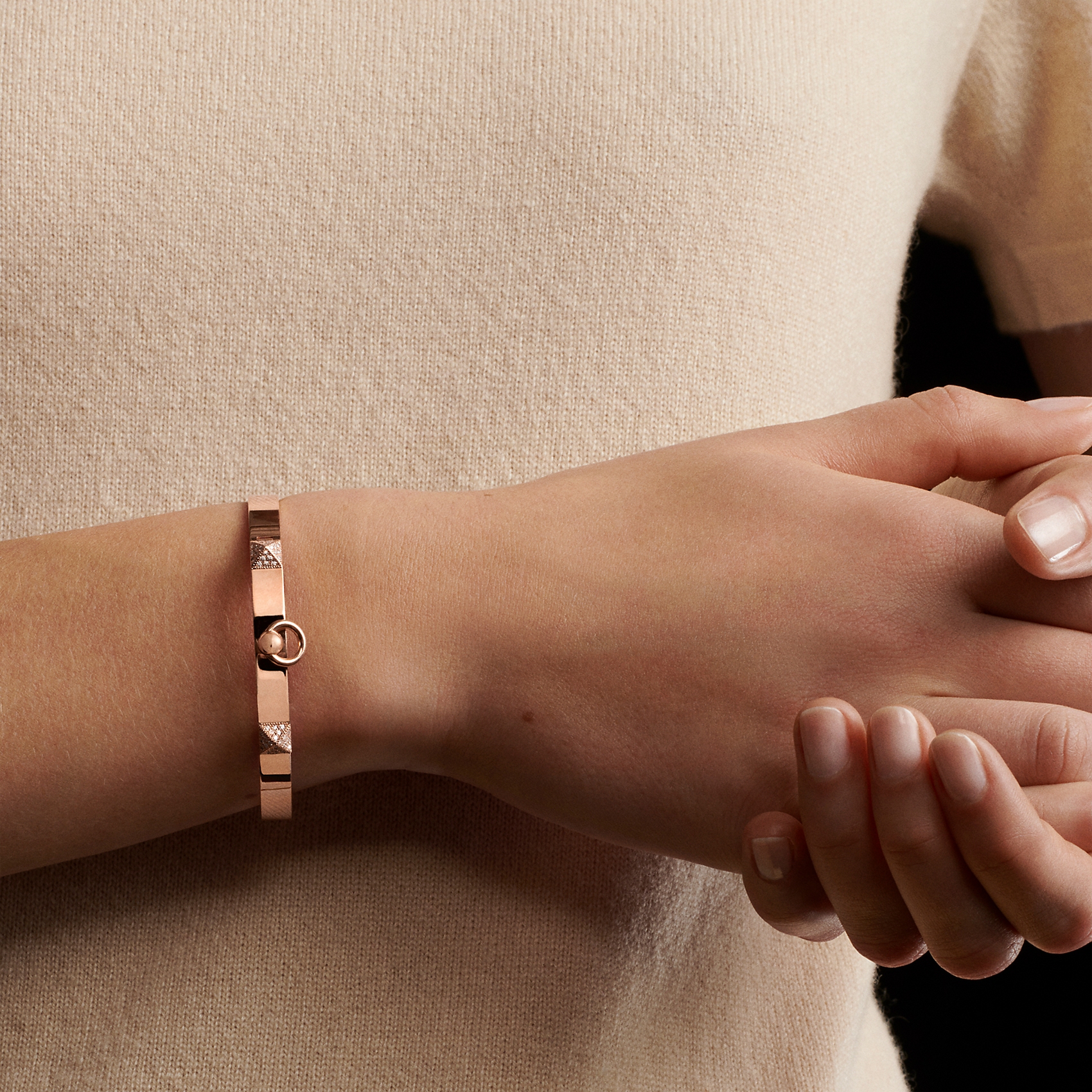 Lookbook (Women) HERMES Collier de Chien Diamond 18K Rose Gold Bracelet for Women H115406B-00