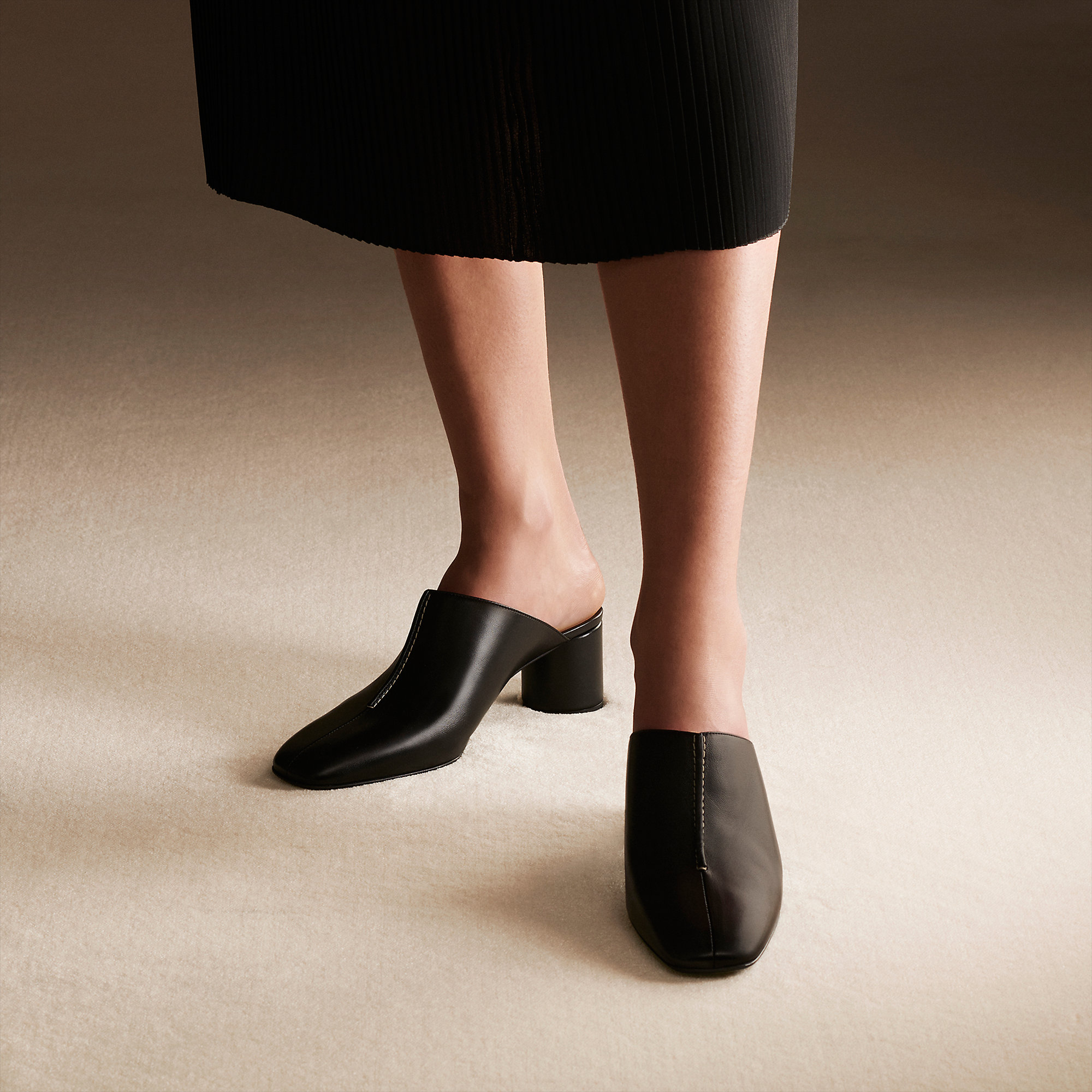 Details for (Women) HERMES Detail Mule 'Black Chunky Heel' H212039Z-02