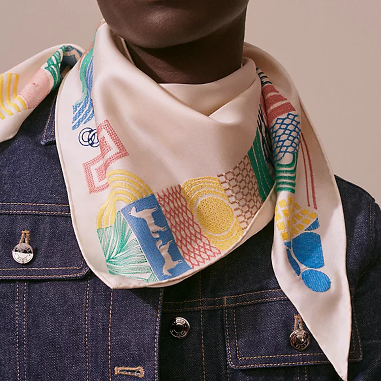 (Women) HERMES Embroidered Silk Scarf  White H884127Sv01 圖 4