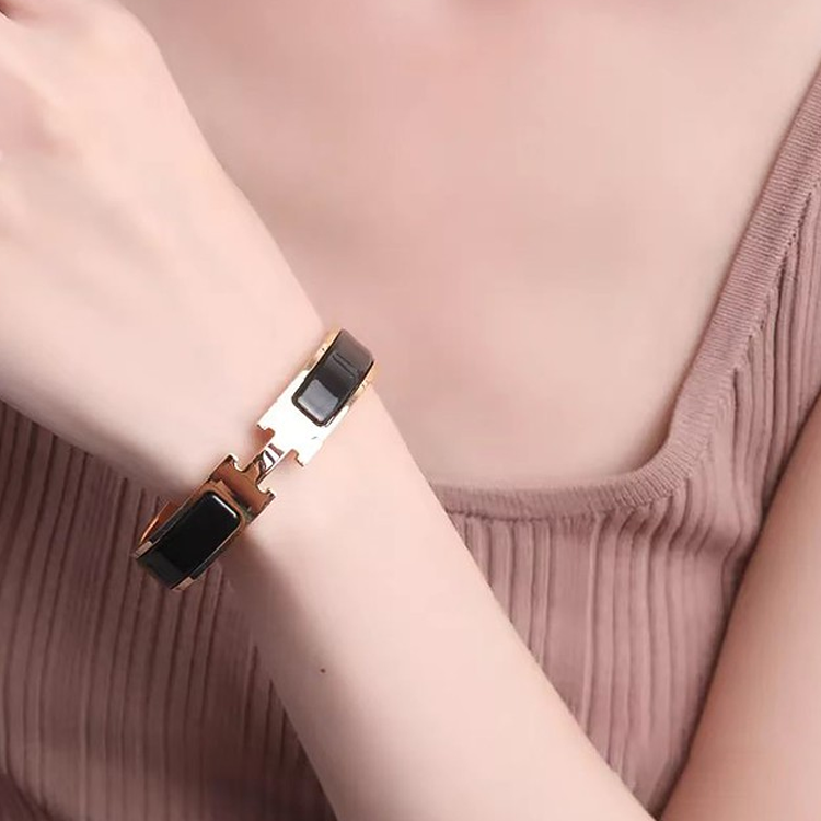 Shop (W) 에르메스 에나멜 H 브레이슬릿 POP 디자인 액세서리. H700001F001GM