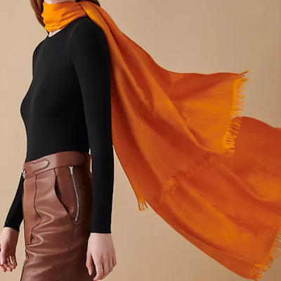 (W) 爱马仕Ex-Libris提花羊毛围巾金色女士款 H262494S72 Lookbook (W) 爱马仕Ex-Libris提花羊毛围巾金色女士款 H262494S72