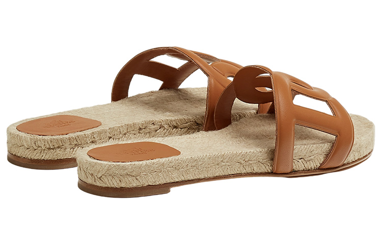 Shop HERMES愛馬仕 Famosa 帆布 時尚涼鞋 女款 棕色