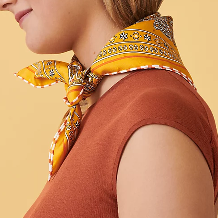 (Women) HERMES Floral Print Silk Scarf for Women - Yellow. H043998S01 圖 3