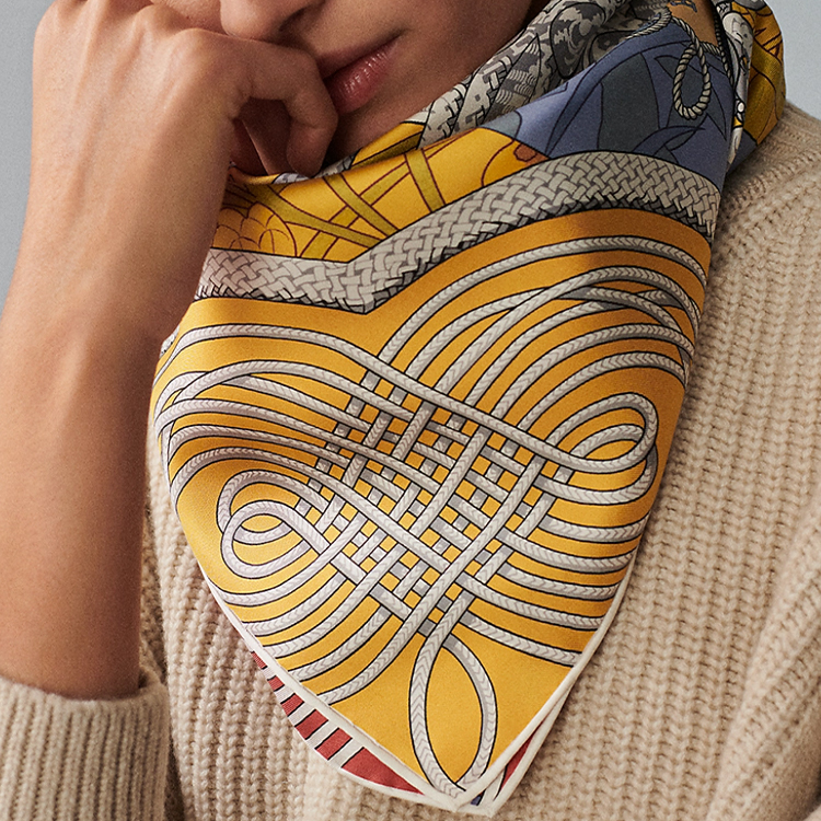 (Women) HERMES Floral Print Twill Silk Scarf for Women - Blue. H904041S-03 圖 6