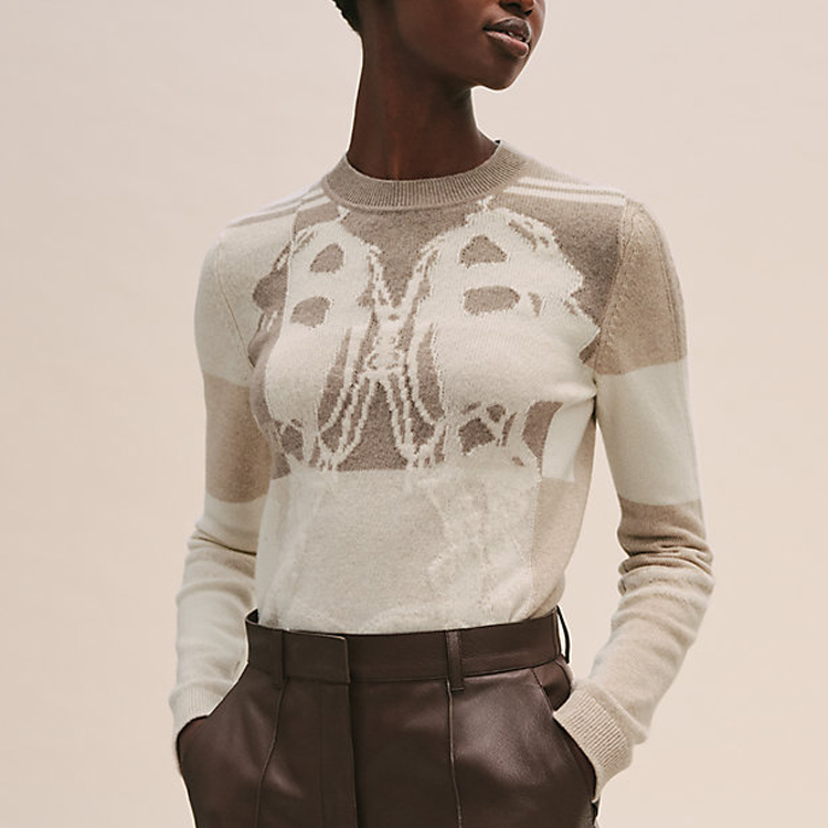 Lookbook (Women) HERMES FW21 Cashmere Pullover Sweater in Linen Beige. H1H2606D25K