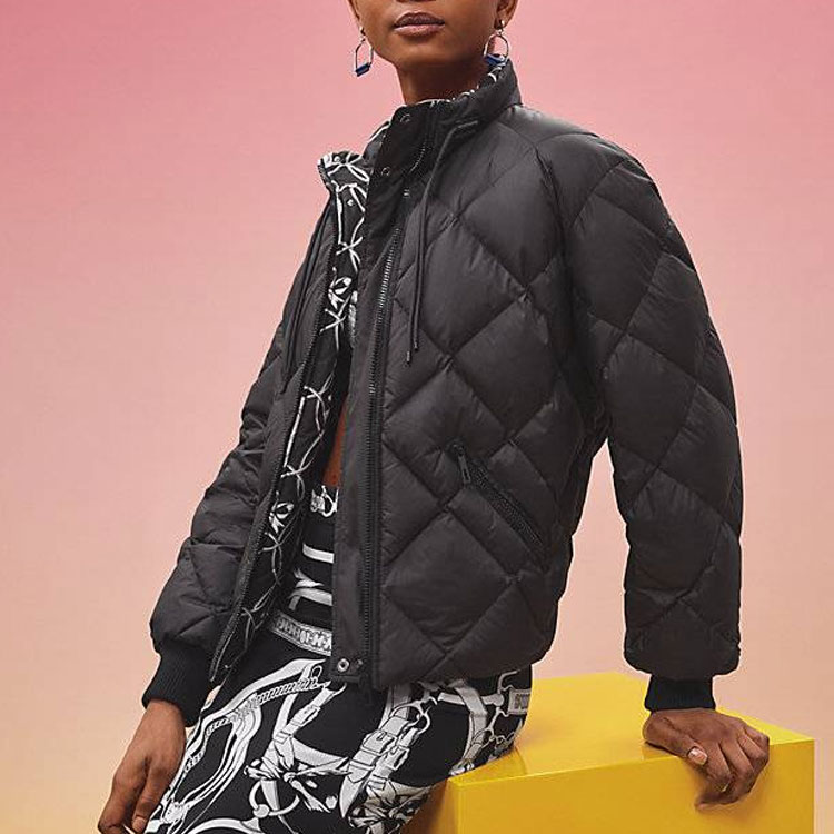 Purchase (W) HERMES FW22 Jaket Hitam Corak Geometrik & Kolar Berdiri. H2H0159D402