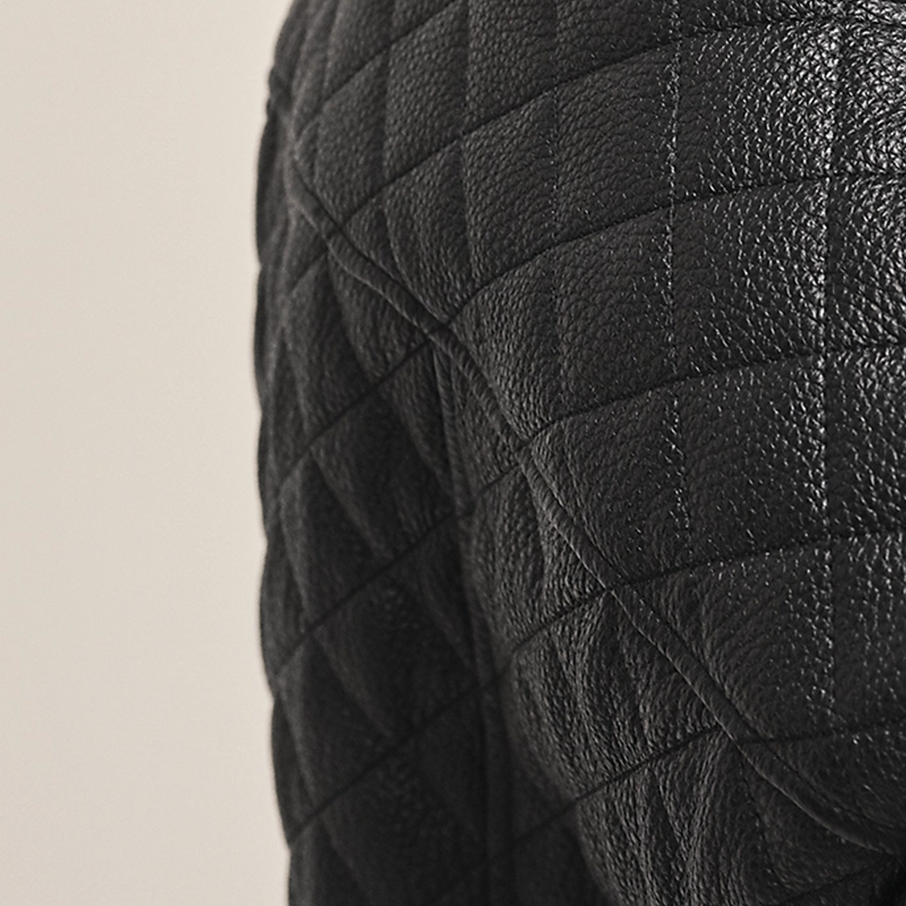 Sizing (Women) HERMES FW23  Black Leather Jacket with Stand Collar Long Sleeves. H3H1207D102