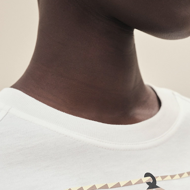 Shop (W) 에르메스 FW23 화이트 레터 프린트 반팔 풀오버 티셔츠. H3H4609DL90