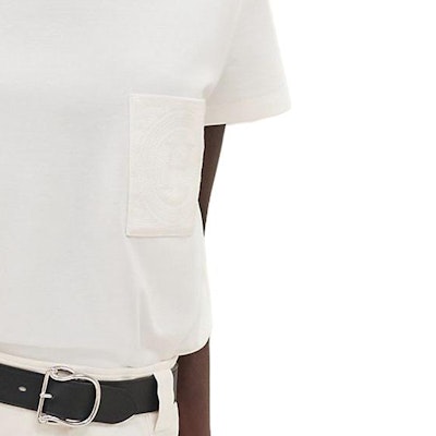 (W) HERMES FW23 Camiseta Blanca con Color Sólido y Bolsillo Bordado. H3H4614DL90 Sizing (W) HERMES FW23 Camiseta Blanca con Color Sólido y Bolsillo Bordado. H3H4614DL90